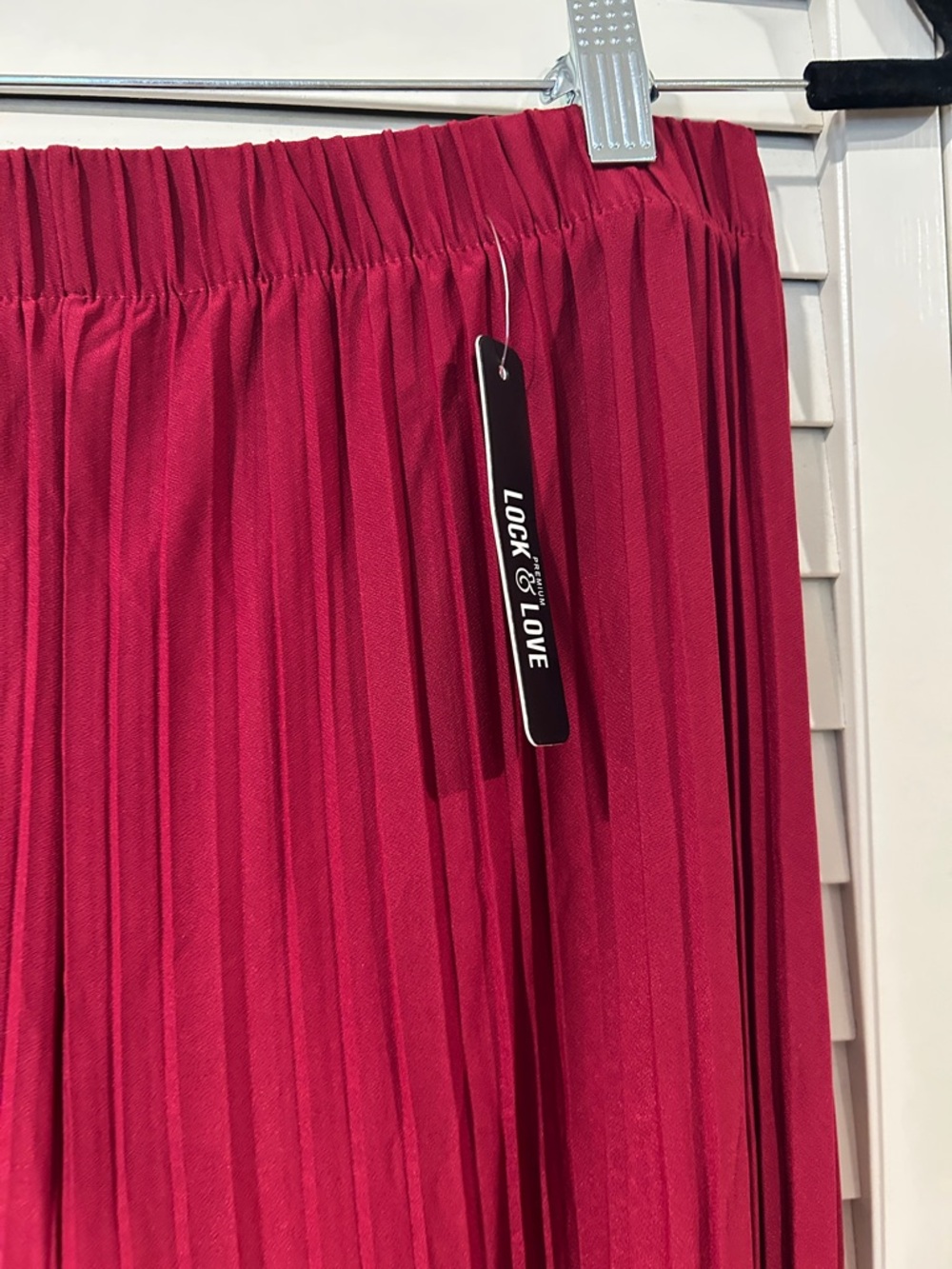 Lock & Love Women's Red Pleated Wide-Leg Pants Size L-XL - Picture 2 of 4